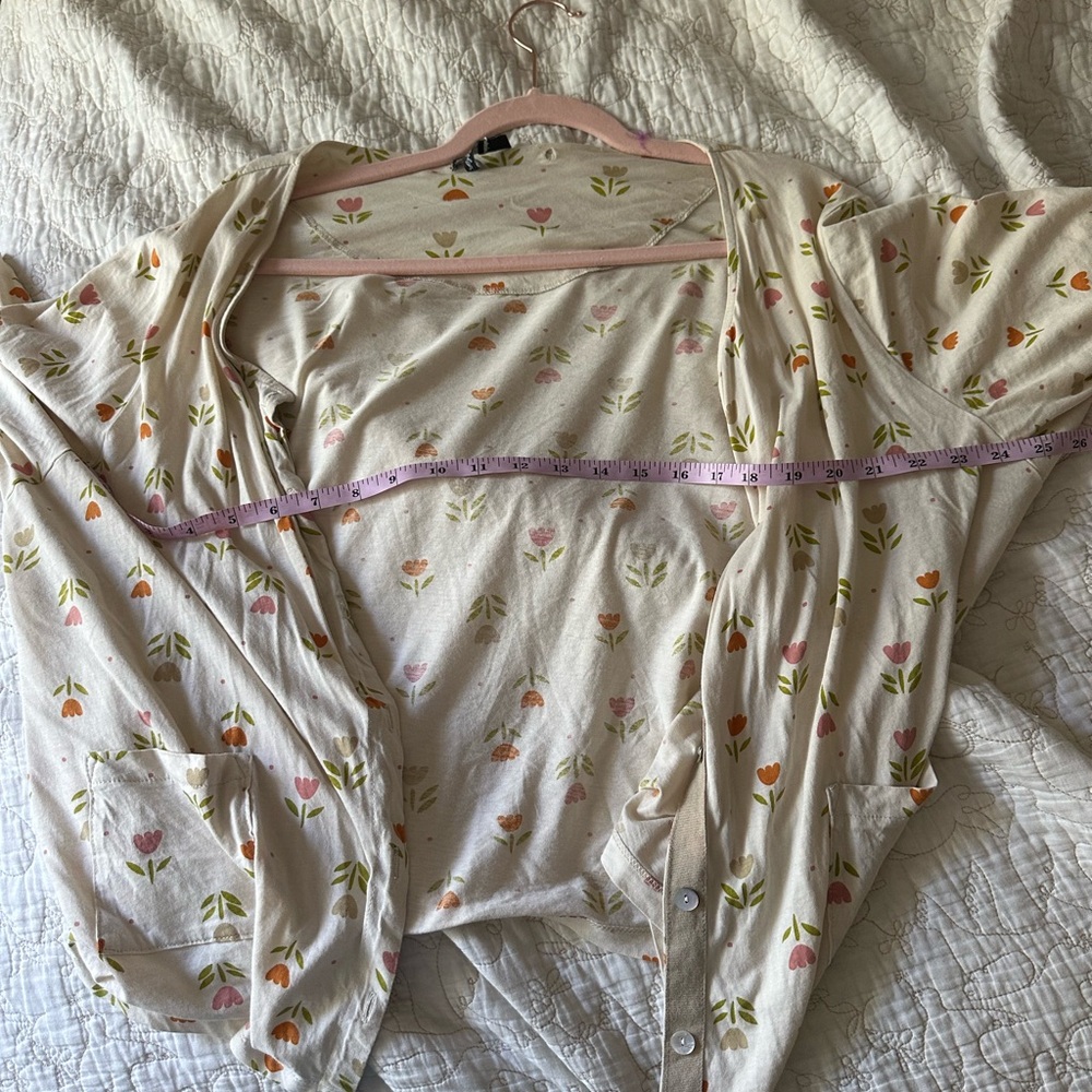 Gudrun Sjoden Floral Button-Up Cardigan Jersey XL- small hole